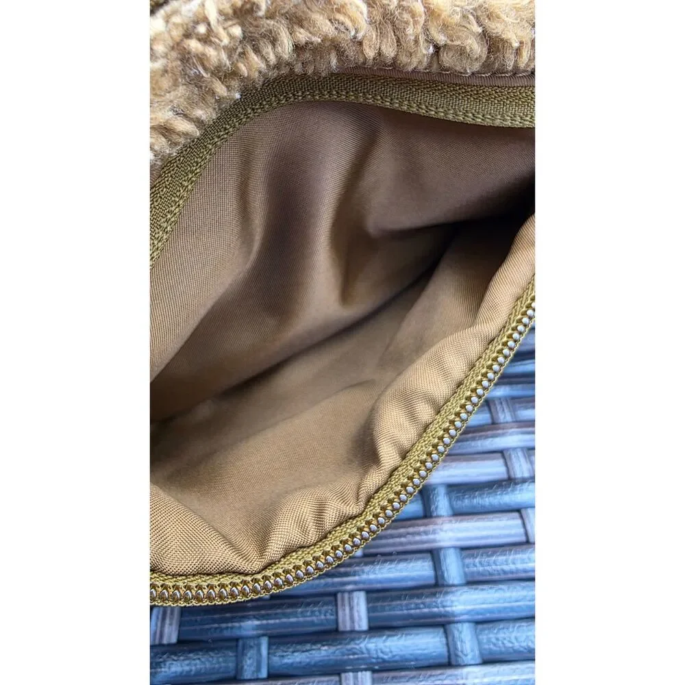 Lululemon Everywhere Belt Bag in Burnt Caramel